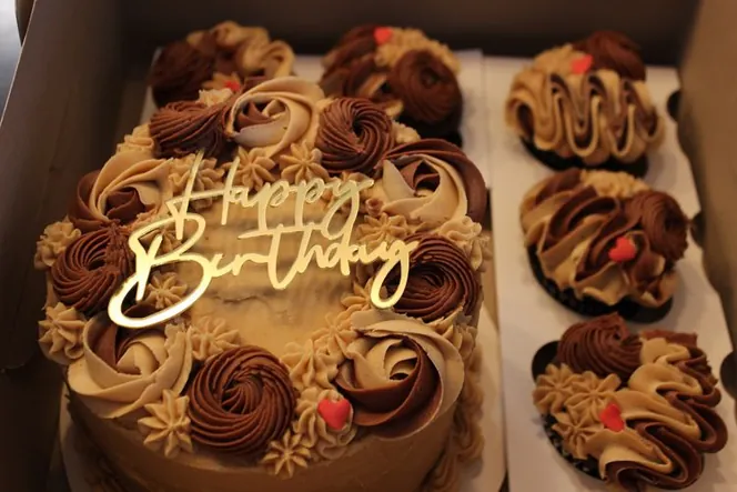 The PB and C Tower cake and peanut butter cupcakes